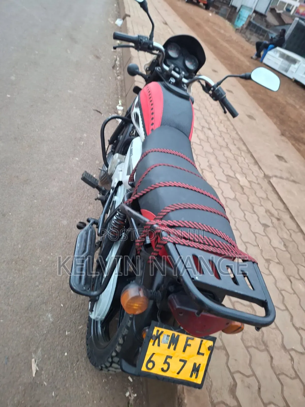 Bajaj Boxer 150 UG 2021 White
