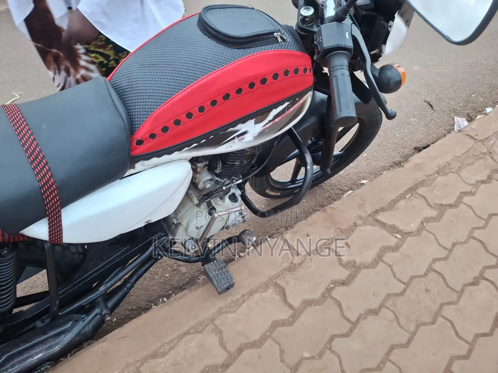 Bajaj Boxer 150 UG 2021 White