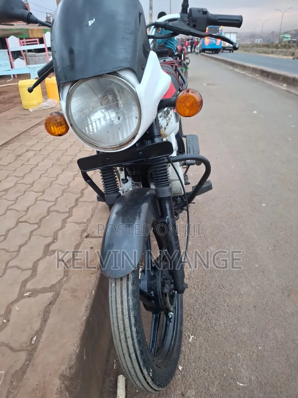 Bajaj Boxer 150 UG 2021 White