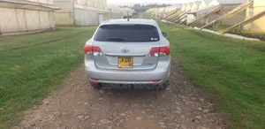 Toyota Avensis 2014 Silver