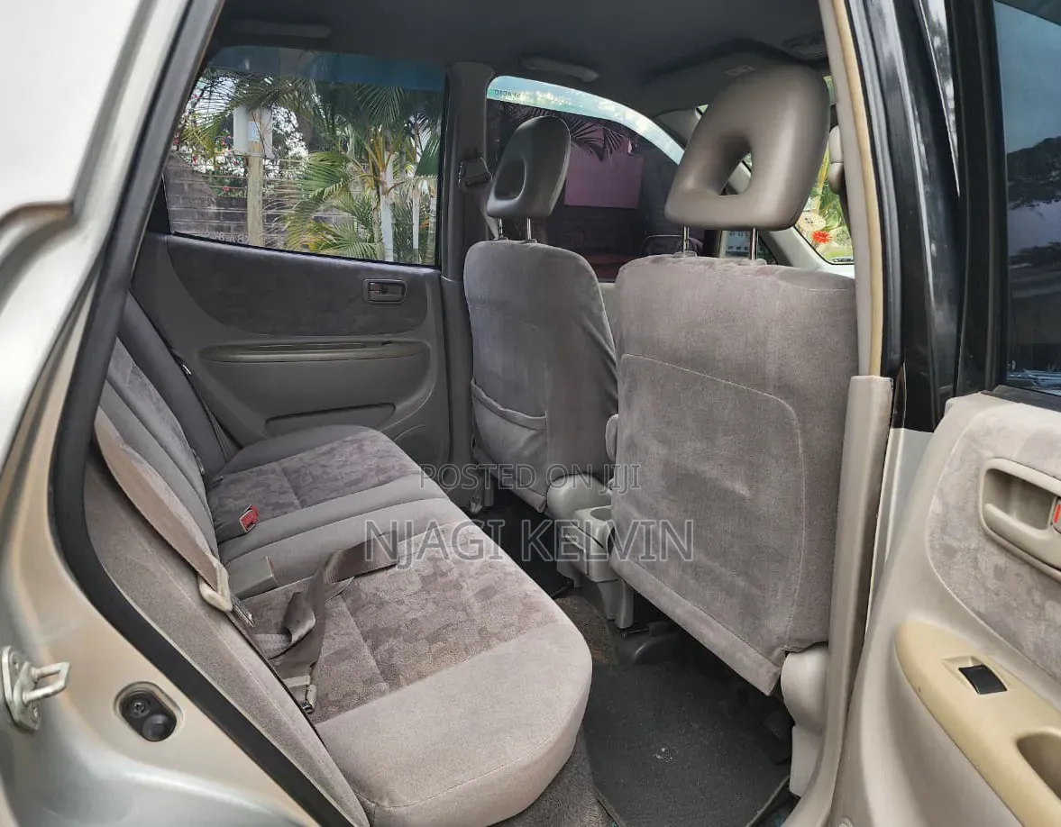 Toyota Corolla Spacio 2000 Silver