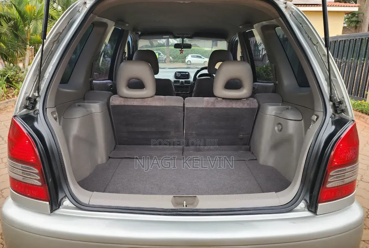 Toyota Corolla Spacio 2000 Silver