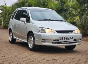Toyota Corolla Spacio 2000 Silver