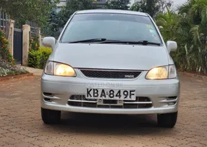 Toyota Corolla Spacio 2000 Silver