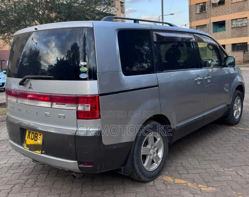 Mitsubishi Delica D:5 2013 Silver