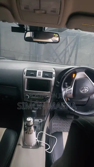 Toyota Avensis 2014 Silver