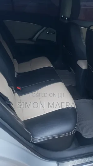 Toyota Avensis 2014 Silver