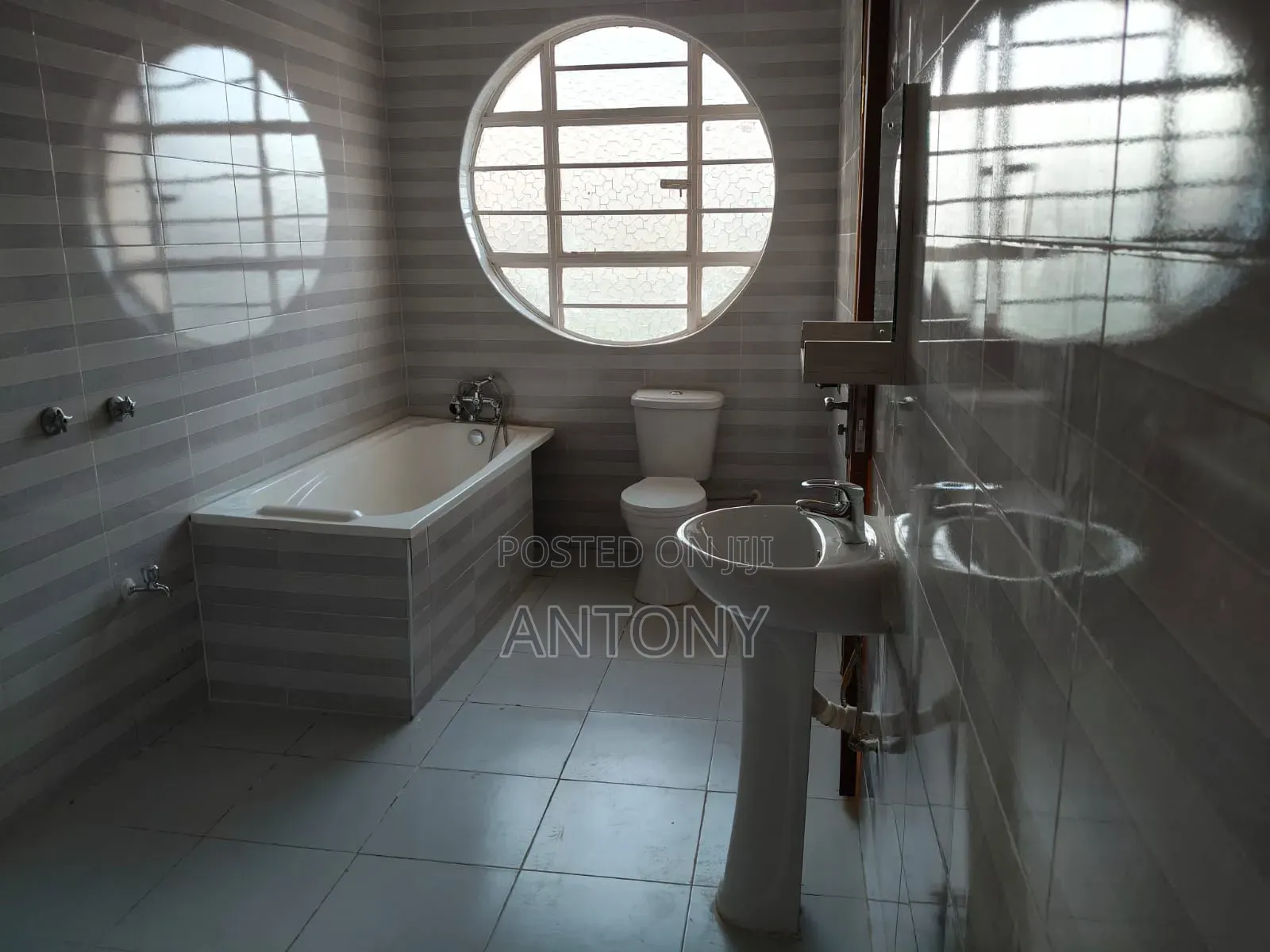 Furnished 5bdrm House in Membley for sale