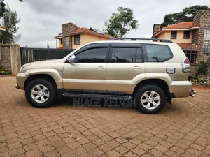 Toyota Land Cruiser Prado 2.7 5dr 2003 Gold