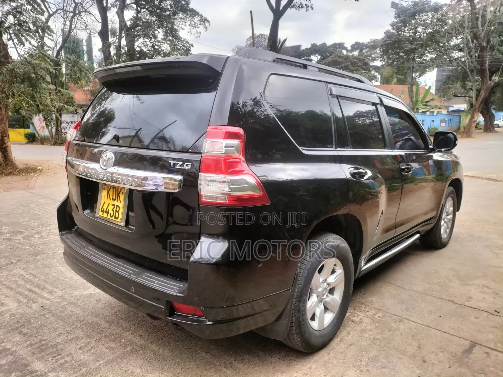 Toyota Land Cruiser Prado 2016 Black
