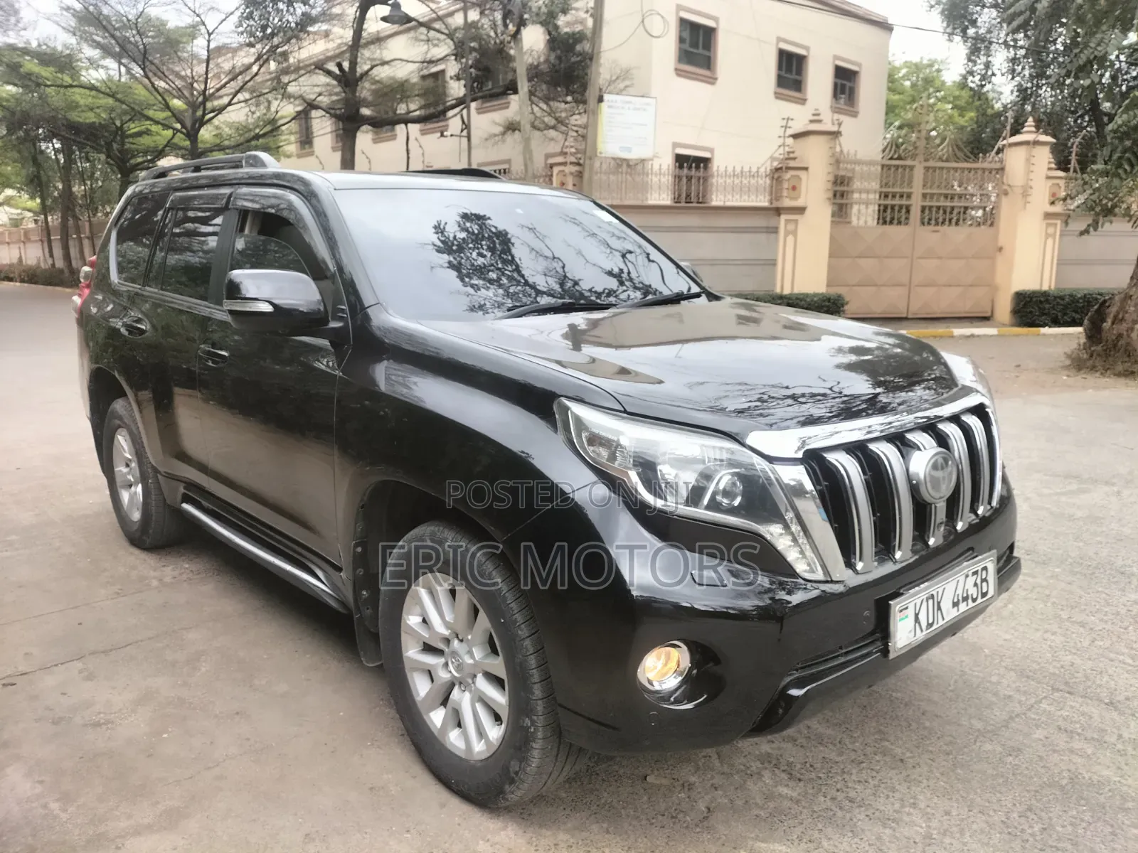 Toyota Land Cruiser Prado 2016 Black