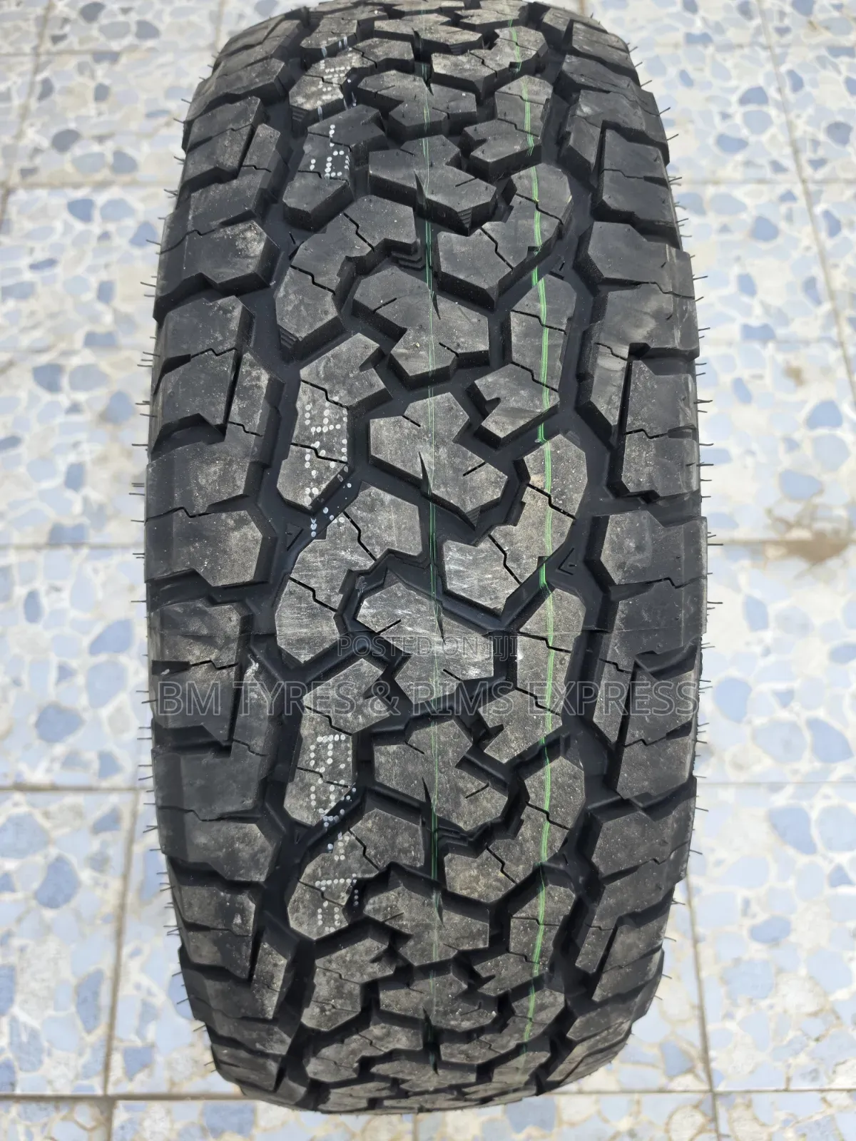 225 /60 R18 Comforser Tires (All Terrain) Cf 1100