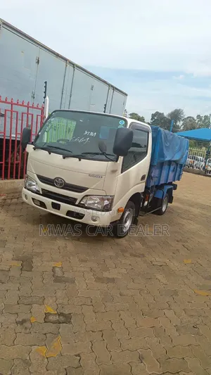 Selling Toyota Dyna Petrol Hydroric