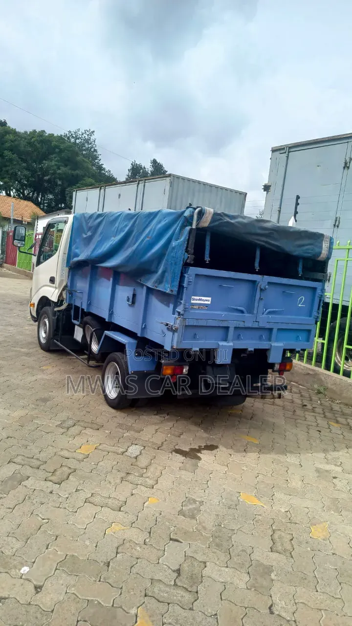 Selling Toyota Dyna Petrol Hydroric