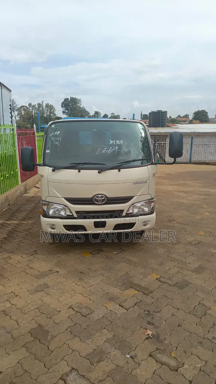 Selling Toyota Dyna Petrol Hydroric