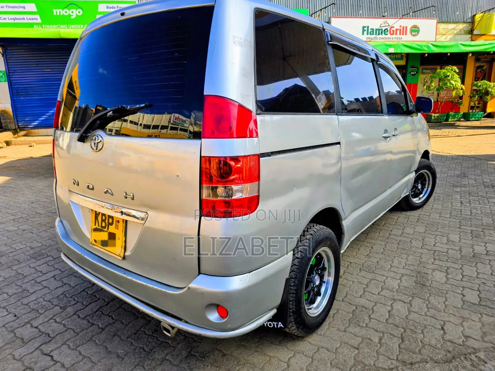 Toyota Noah 2004 Silver