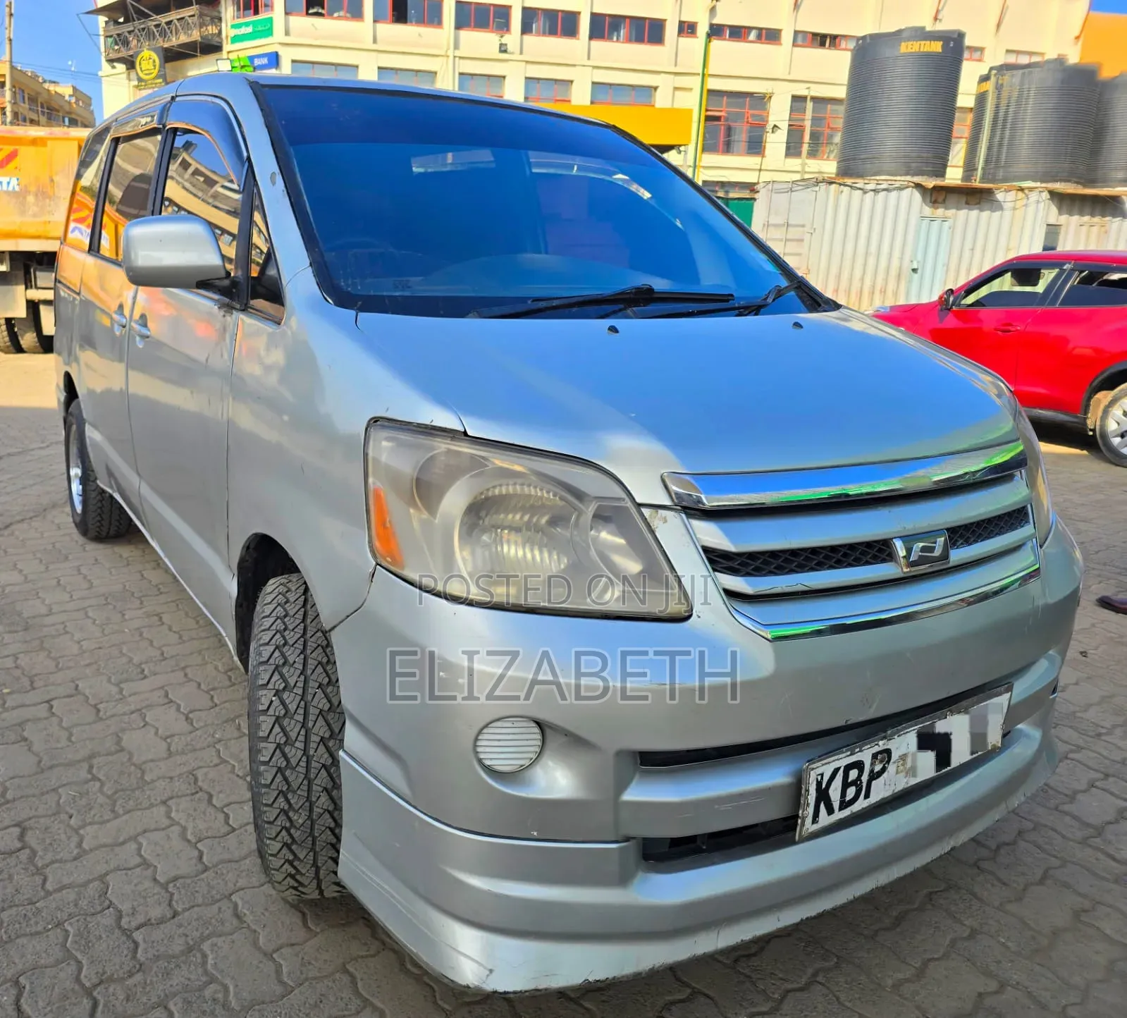 Toyota Noah 2004 Silver