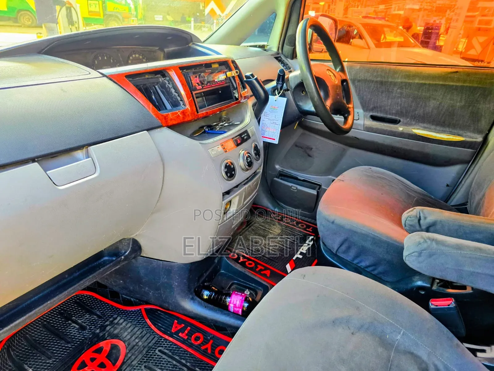 Toyota Noah 2004 Silver
