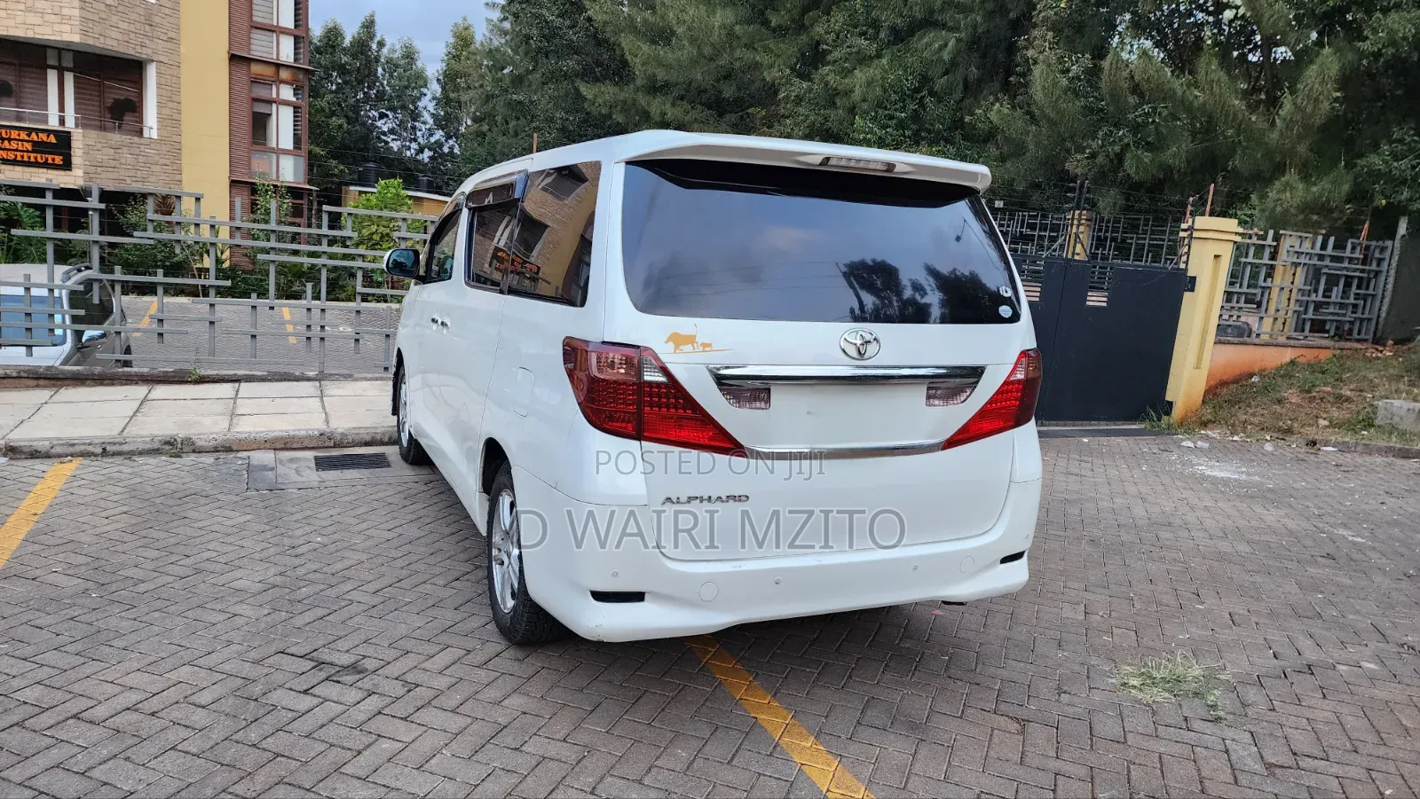 Toyota Alphard 2.4 Petrol FWD 2010 Pearl
