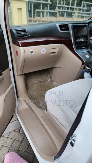 Toyota Alphard 2.4 Petrol FWD 2010 Pearl