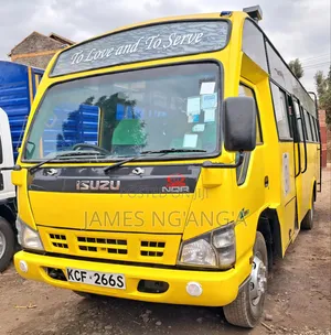 Isuzu NQR 2015 Yellow