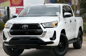 Toyota Hilux Revo Double Cab Deisel 2.4 AWD 2021 White