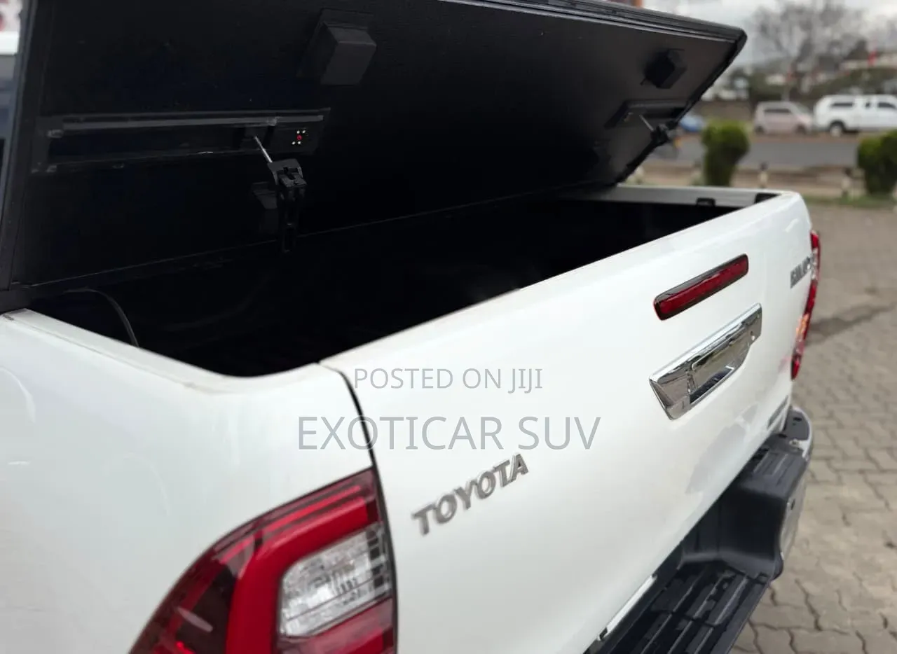 Toyota Hilux Revo Double Cab Deisel 2.4 AWD 2021 White