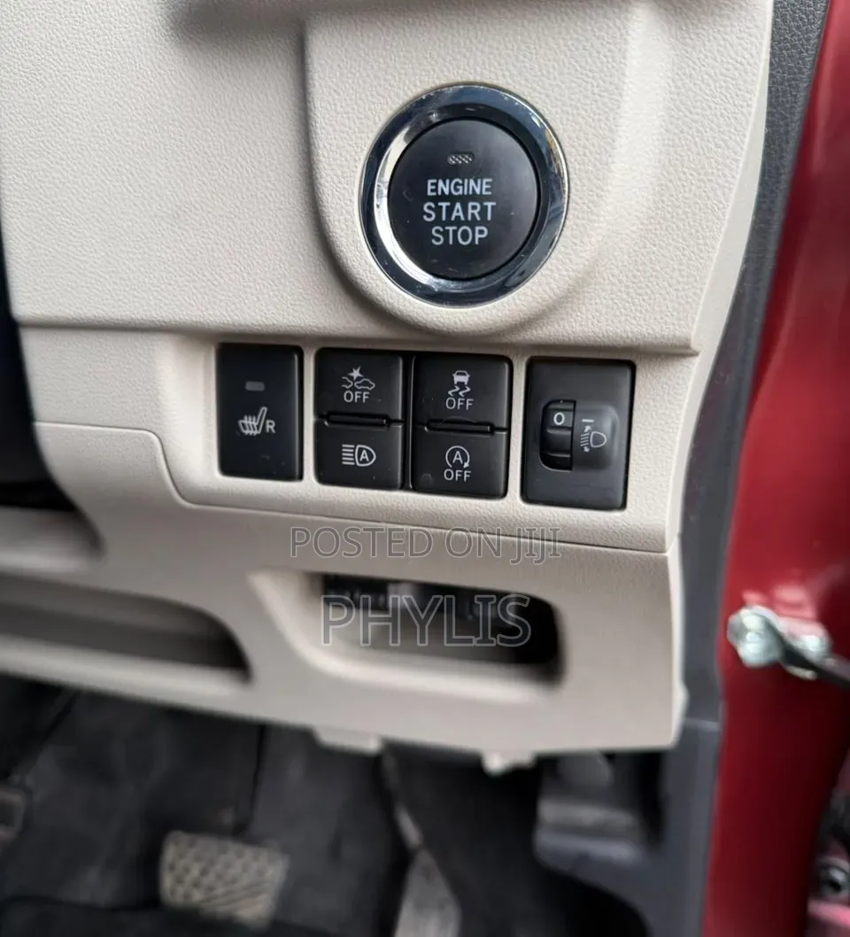 Daihatsu Move 2020 Red