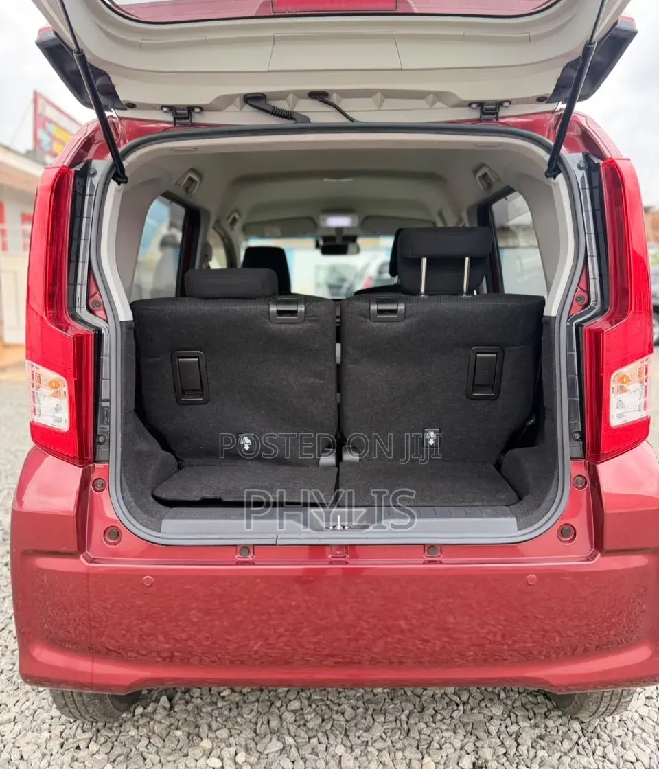 Daihatsu Move 2020 Red