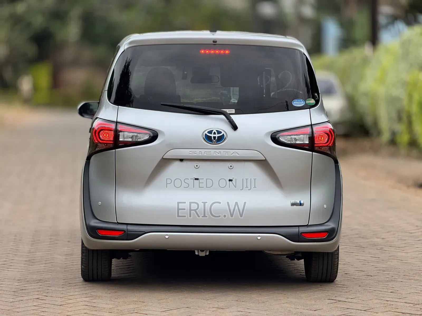 Toyota Sienta 1.5 FWD 2018 Silver