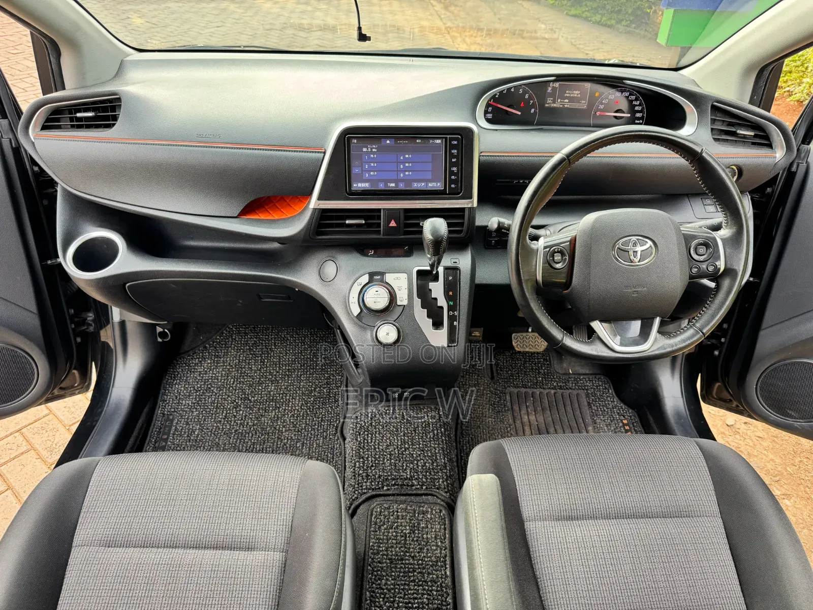 Toyota Sienta 1.5 FWD 2019 Black