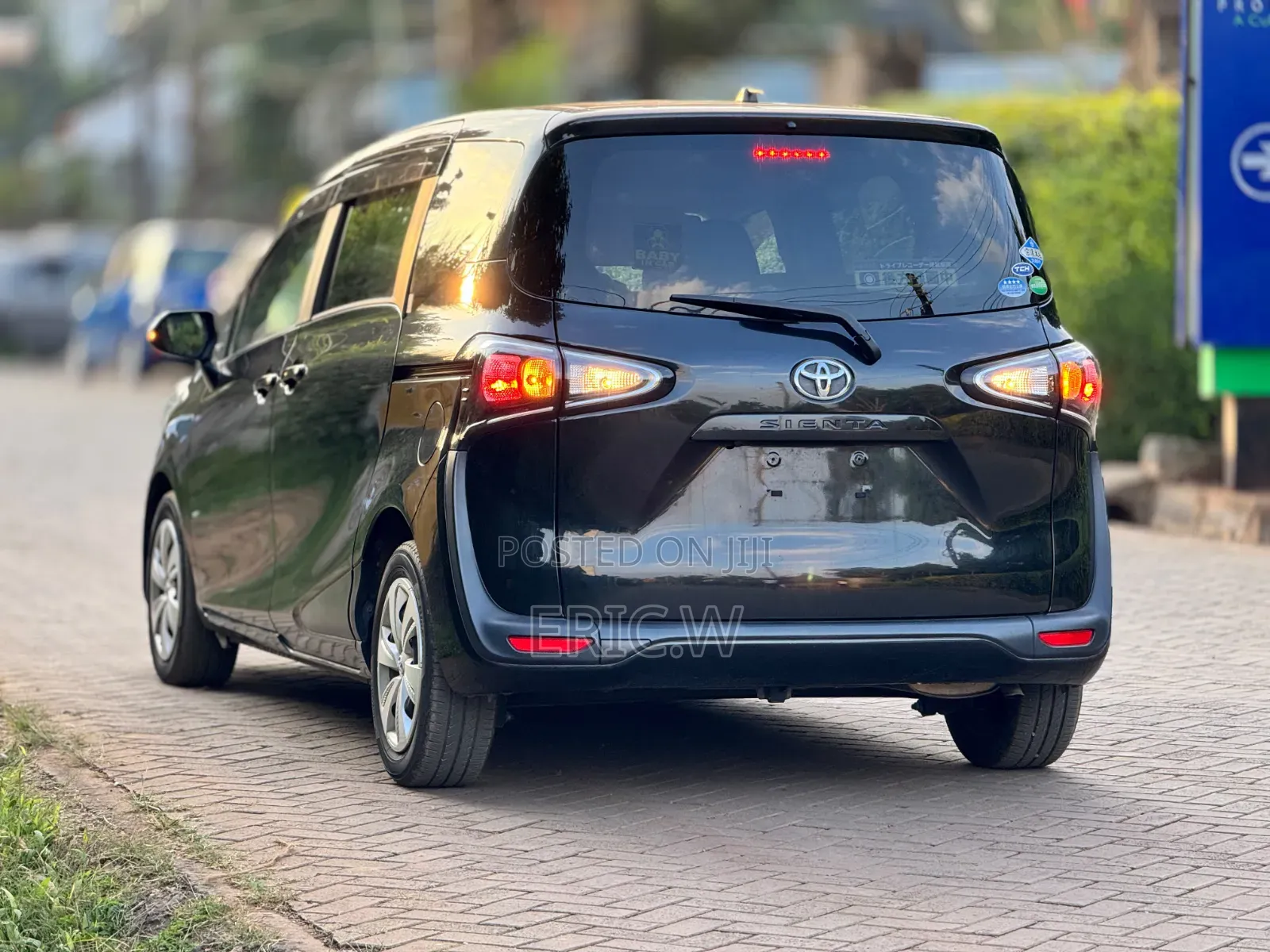 Toyota Sienta 1.5 FWD 2019 Black