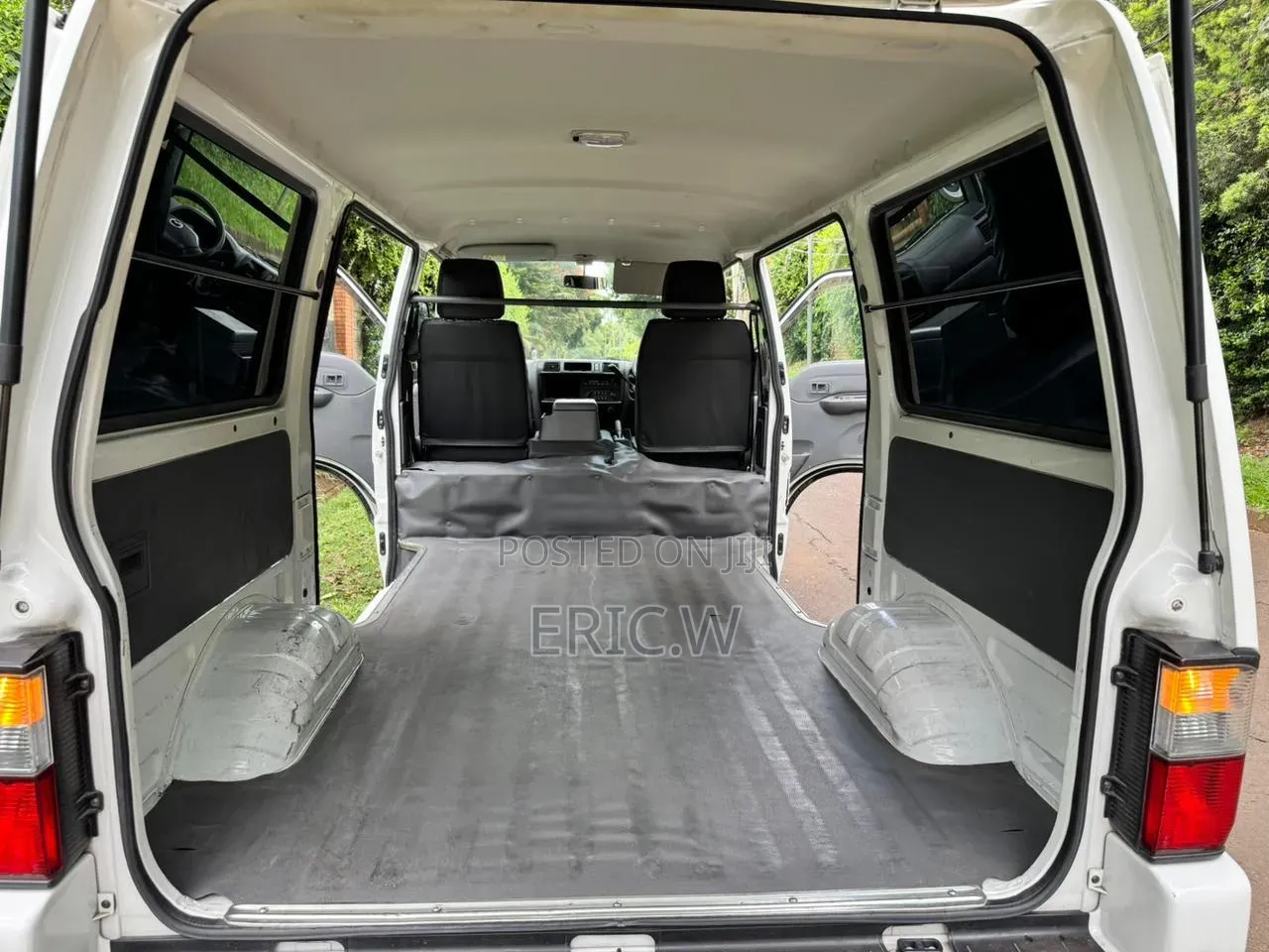 Mazda B 2018 White