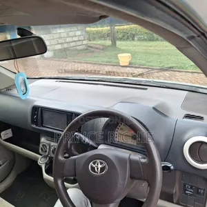 Toyota Passo 2012 Silver