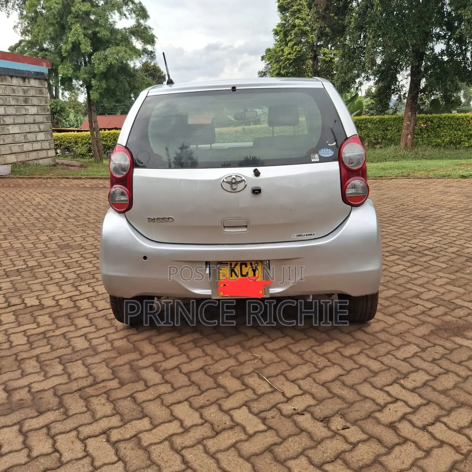 Toyota Passo 2012 Silver