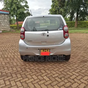 Toyota Passo 2012 Silver