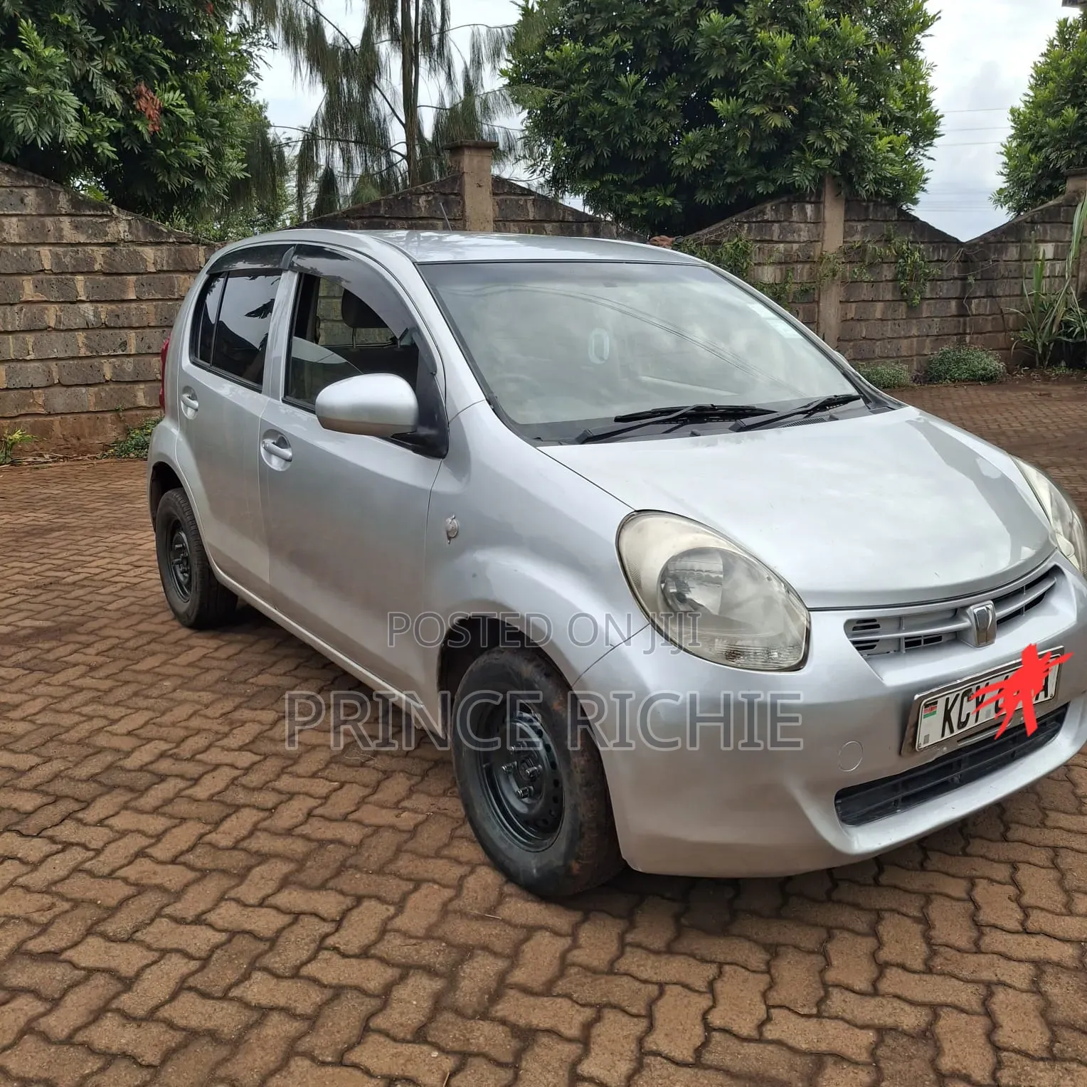 Toyota Passo 2012 Silver