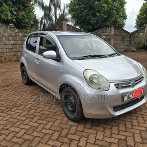 Toyota Passo 2012 Silver