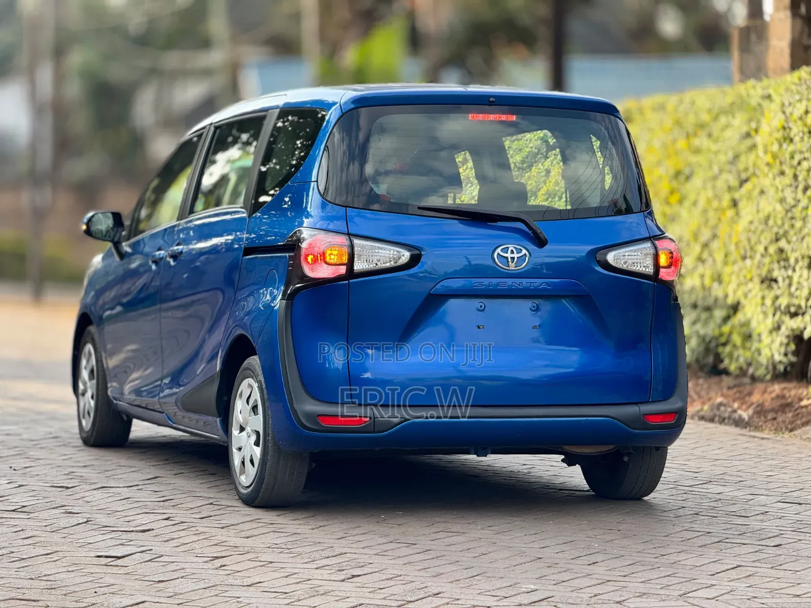 Toyota Sienta 2019 Blue