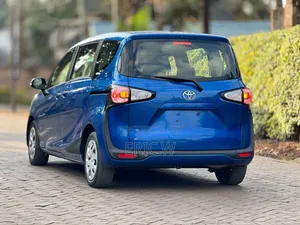 Toyota Sienta 2019 Blue