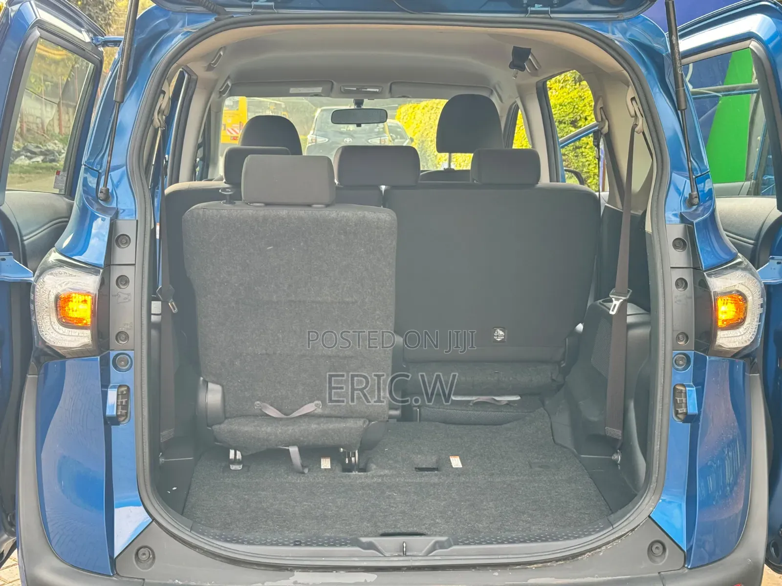 Toyota Sienta 2019 Blue