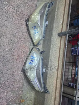 Toyota IST 2010-2012 Headlights