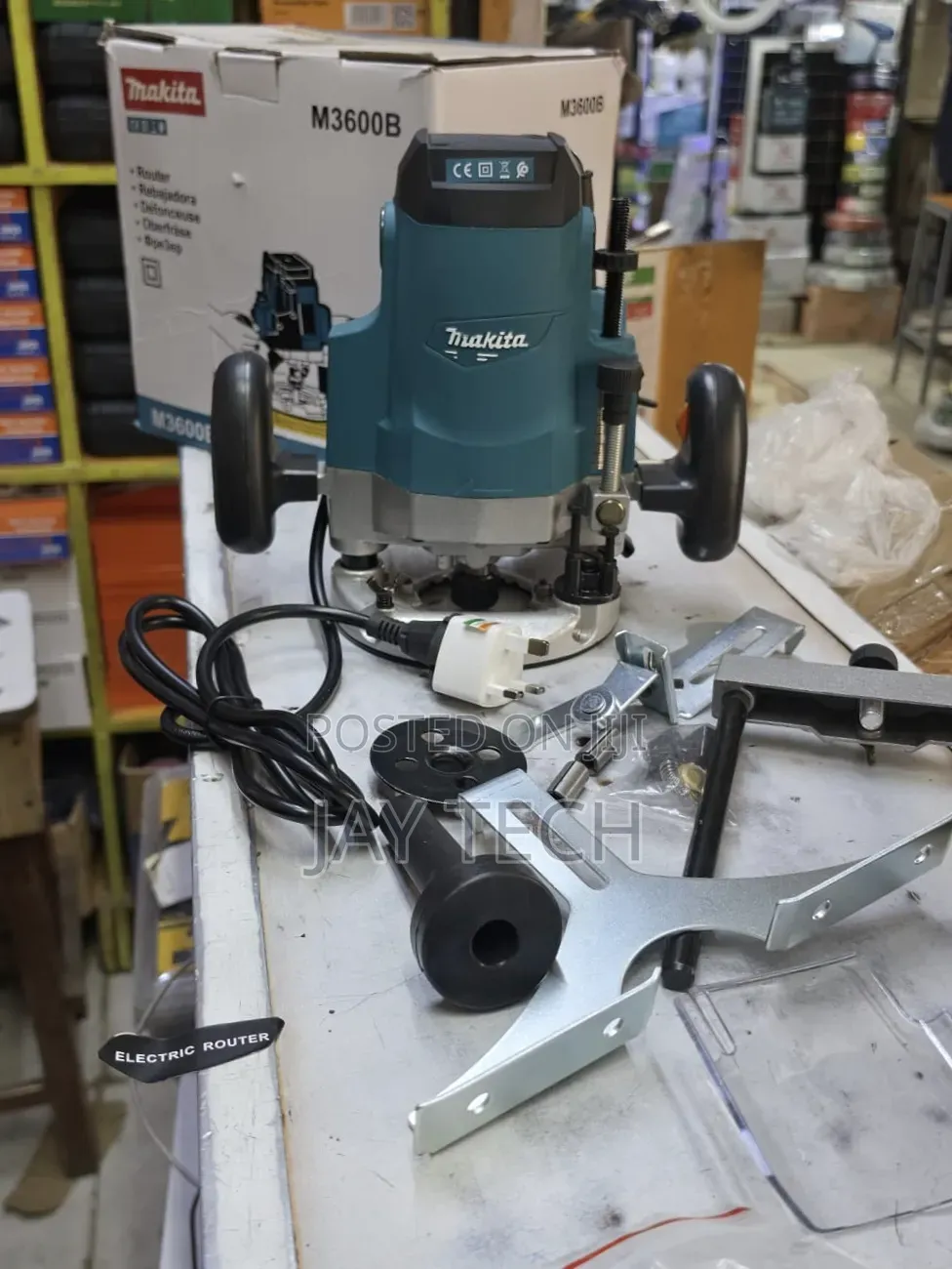 Makita M3600B Plunge Wood Router