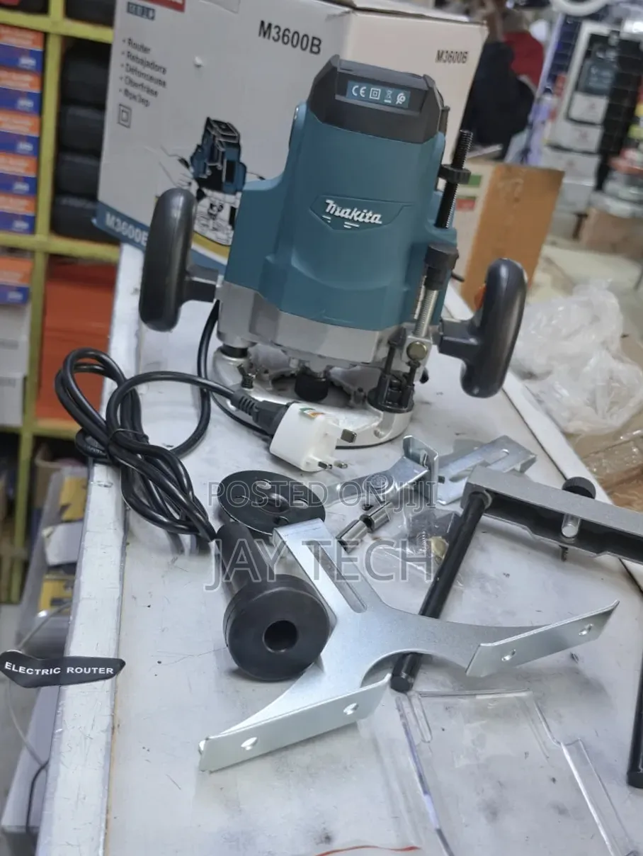 Makita M3600B Plunge Wood Router