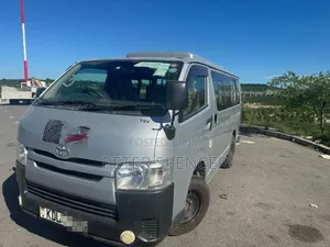 Toyota HiAce 2015 Silver