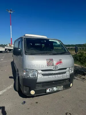 Toyota HiAce 2015 Silver