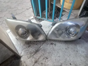 Toyota Avenses Headlight Xenon