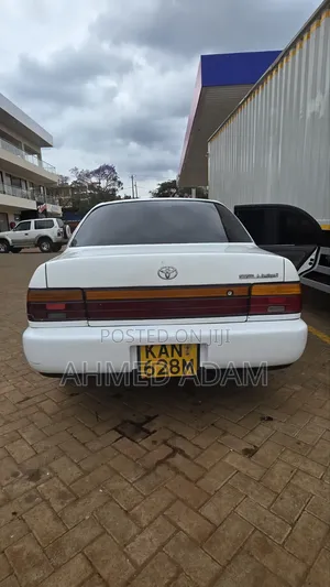 Toyota Corolla 1992 White