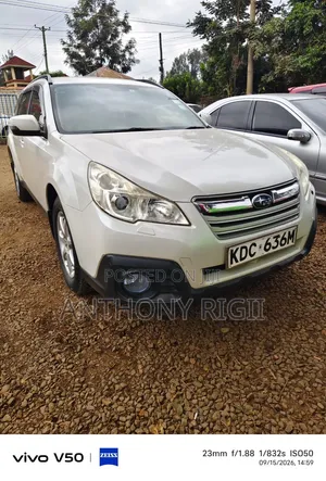 Subaru Outback 2.5i 4dr Wagon AWD (2.5L 4cyl CVT) 2015 White