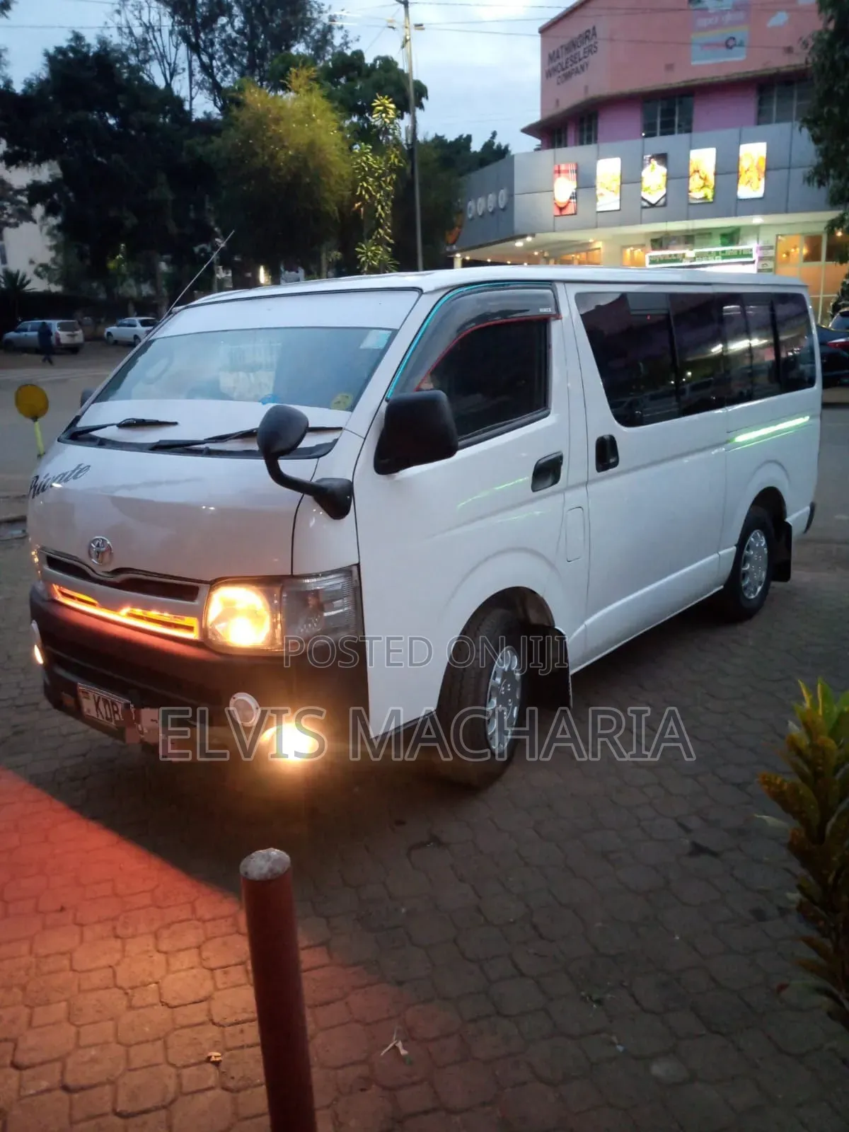 Toyota HiAce 2013 White